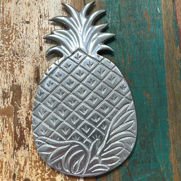 2 decorative pewter pineapple trivets - Picture 4 of 4